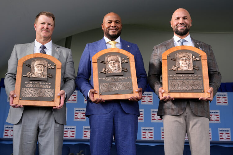 Beltrán, Jones, Kent pay tribute to home, family